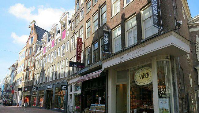 Kalverstraat – highstreet fashion in the heart of Amsterdam