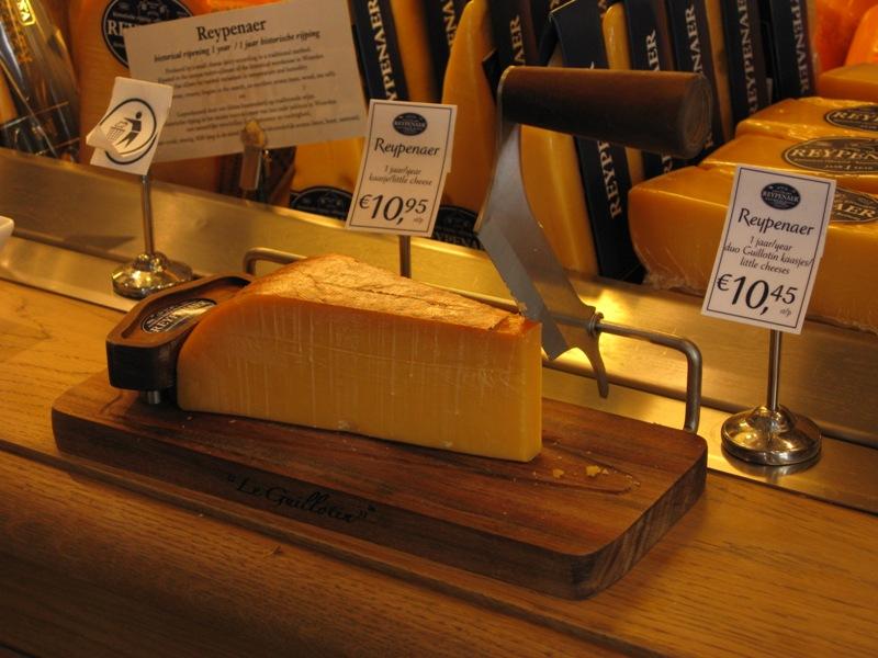 Gettin’ “cheesy” with it – a guide for all the foodies looking for a legen-dairy experience in Amsterdam